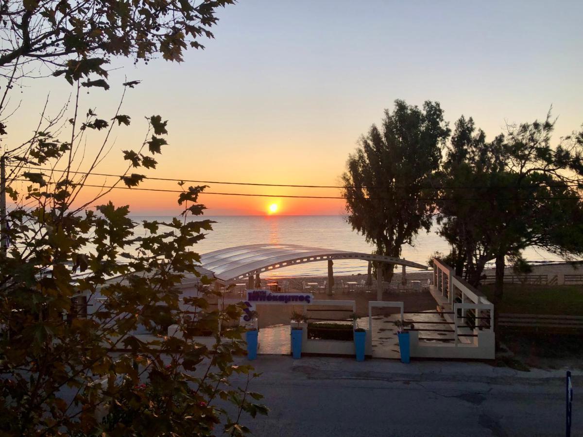 Vila Chloe'S Sunrise Beach House Atény Exteriér fotografie