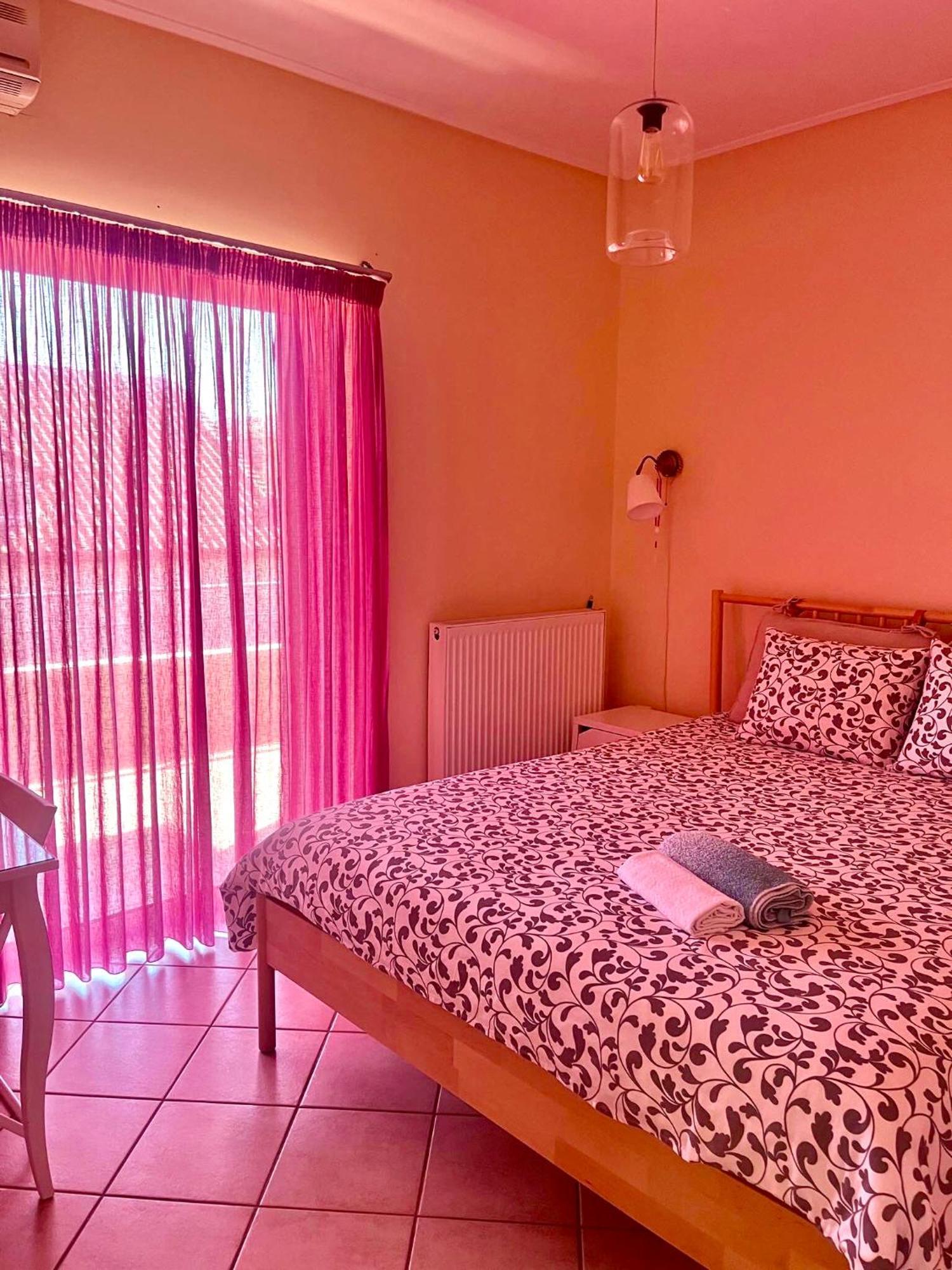 Vila Chloe'S Sunrise Beach House Atény Exteriér fotografie